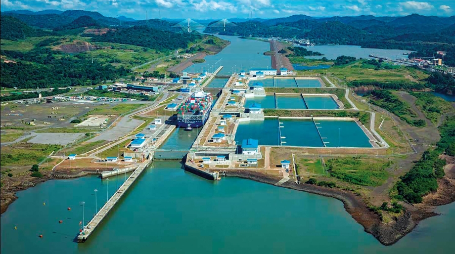 Actualmente transitan 22 buques diarios, divididos en 6 neopanamax y 16 panamax como medida de restricción ante la situación que presenta el lago Gatún.