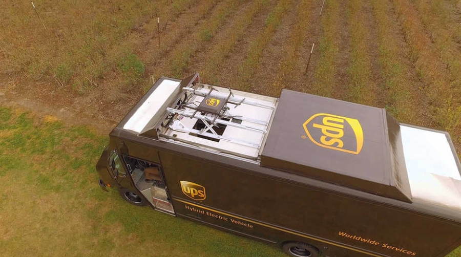 UPS prueba la entrega de paquetes a domicilio en EE.UU. con drones lanzados desde una furgoneta