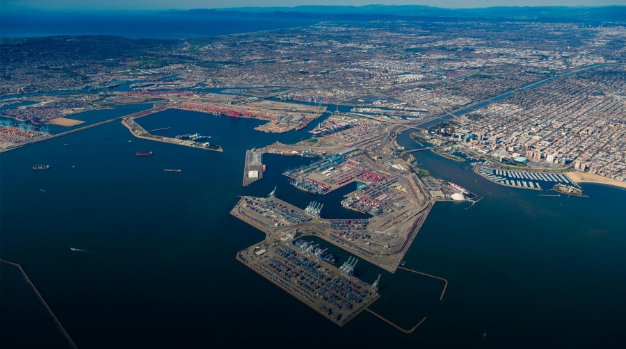 Las terminales de Long Beach movieron 658.428 TEUs en octubre, un 16,6% menos.