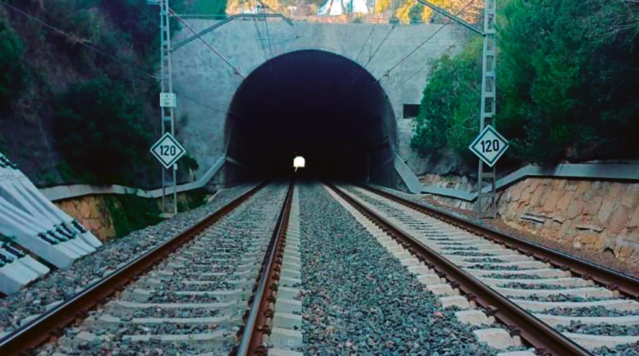 Las obras del tramo ferroviario entre Tarragona y Sant Vicenç de Castallet se centrarán en la ampliación del túnel de Roda de Berà y la adaptación al ancho mixto.