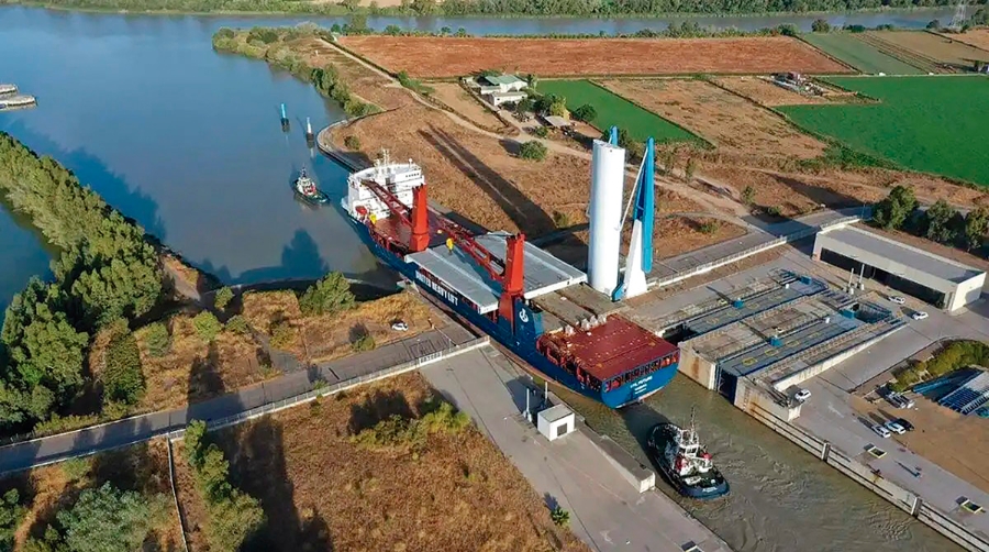 Carb&oacute;n Puerto realiza en Sevilla la carga del puente levadizo de Hisingsbron de 662 toneladas