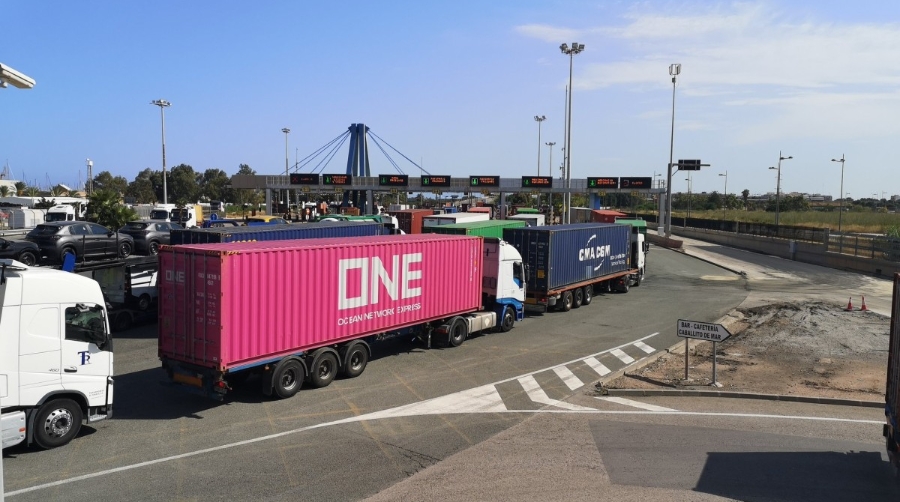 Fenatport alerta de la &quot;cronificaci&oacute;n&quot; de los problemas del transporte en el puerto de Valencia