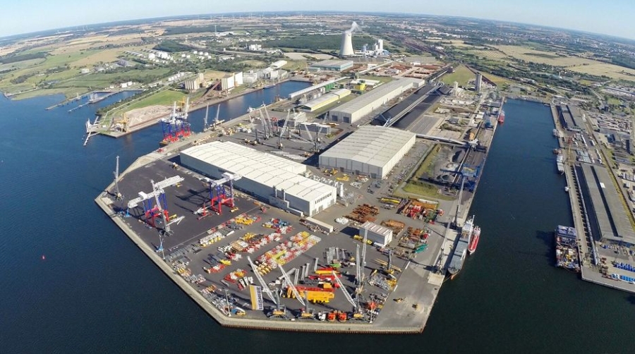 Liebherr concentra en Rostock su actividad de equipamiento portuario