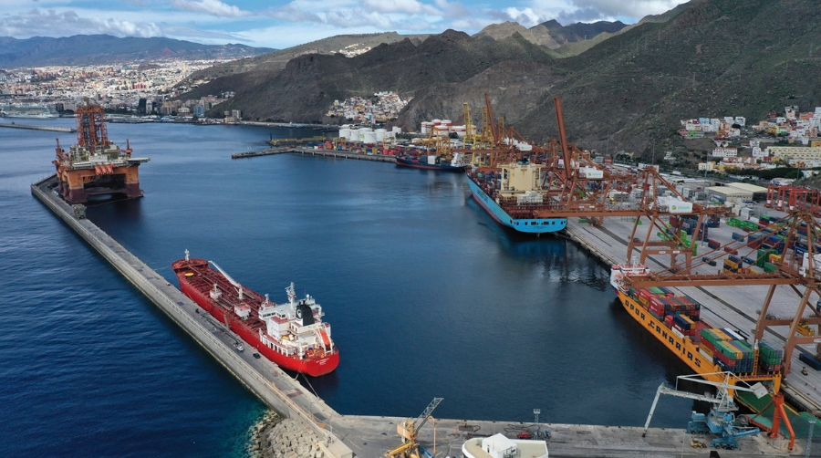 El tr&aacute;fico total de la AP de Tenerife cae un 2,8% hasta abril