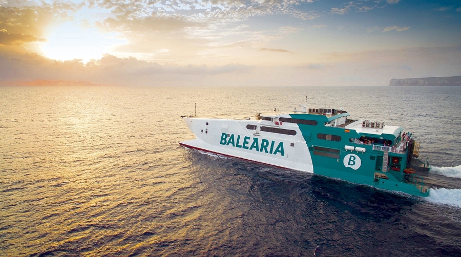 La CNMC advierte de “riesgos para la competencia” en la compra de activos de Armas por Baleària