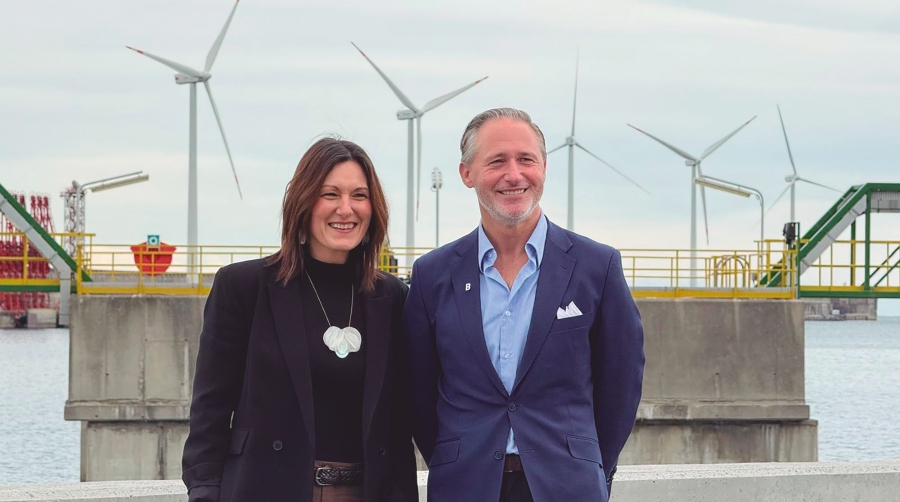 La eurodiputada de EAJ-PNV, Oihane Agirregoitia, y el presidente de la Autoridad Portuaria de Bilbao, Ivan Jimenez.