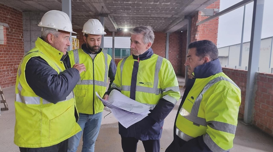 El presidente de la APS, César Díaz, ha visitado esta mañana las obras.