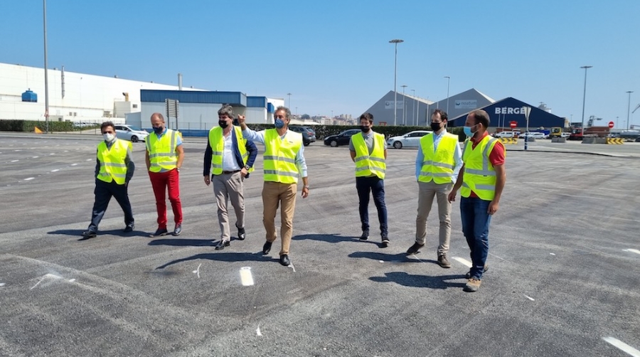 El presidente de la AP de Santander, Francisco Mart&iacute;n, ha visitado el aparcamiento junto al gerente de la empresa que ha realizado los trabajos, Ricardo Fern&aacute;ndez Agudo; el director de la obra por parte de la APS, Christian Manrique, y el director de la APS, Santiago D&iacute;az Fraile.