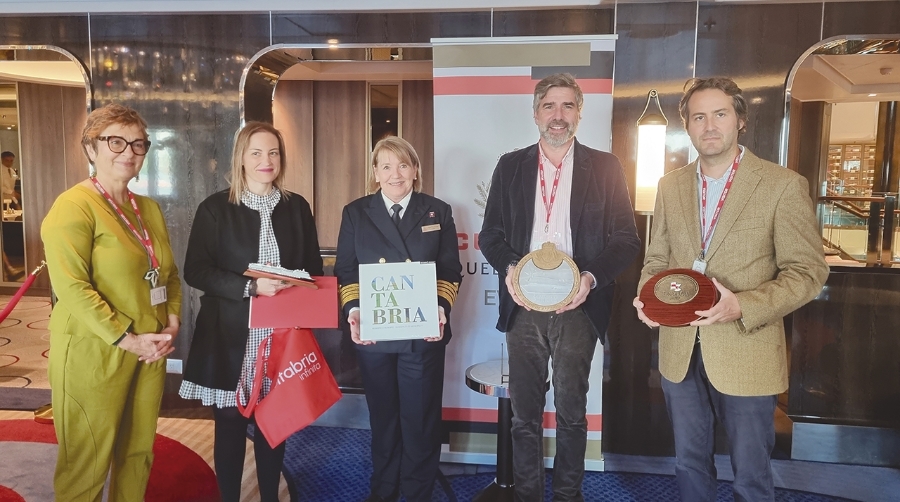 El crucero “Queen Anne” visita por primera vez el Puerto de Santander