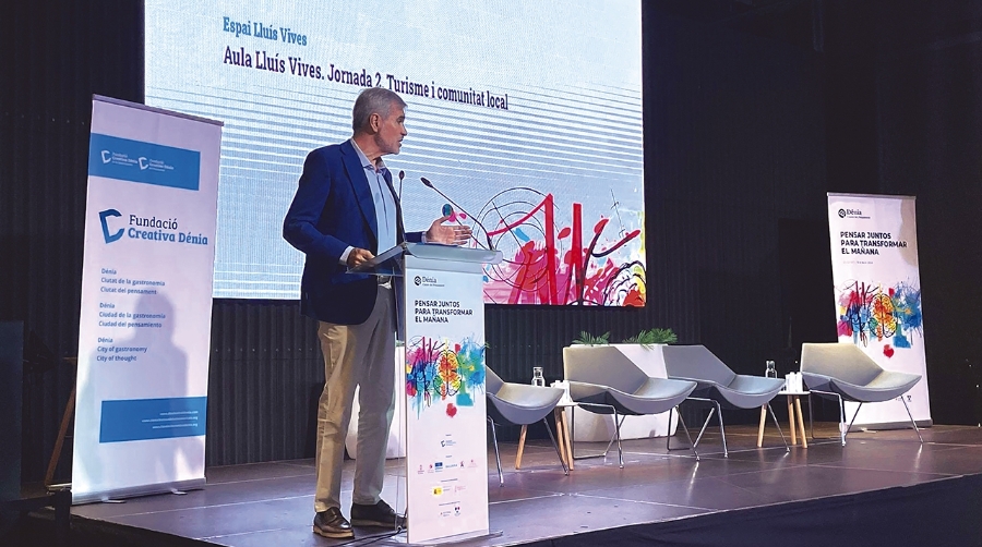 Adolfo Utor, presidente de Baleària, durante su intervención.