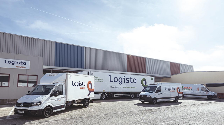 La visita incluyó un recorrido por la flota especializada de Logista.
