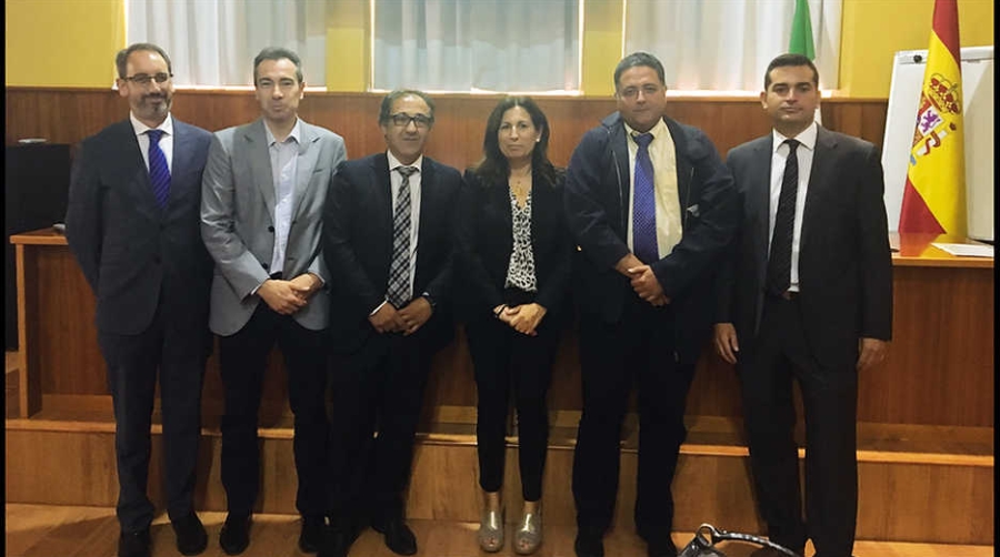 El CAU re&uacute;ne en Almer&iacute;a a operadores del puerto y empresarios en una jornada formativa