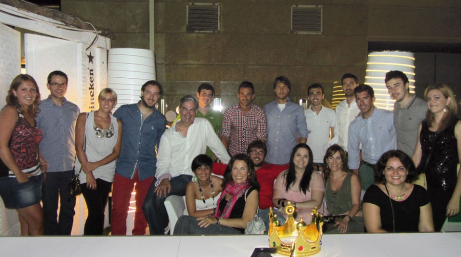 Los socios del Propeller Club Junior de Valencia reconocen la labor y entrega de su expresidenta, Lorena Ballester