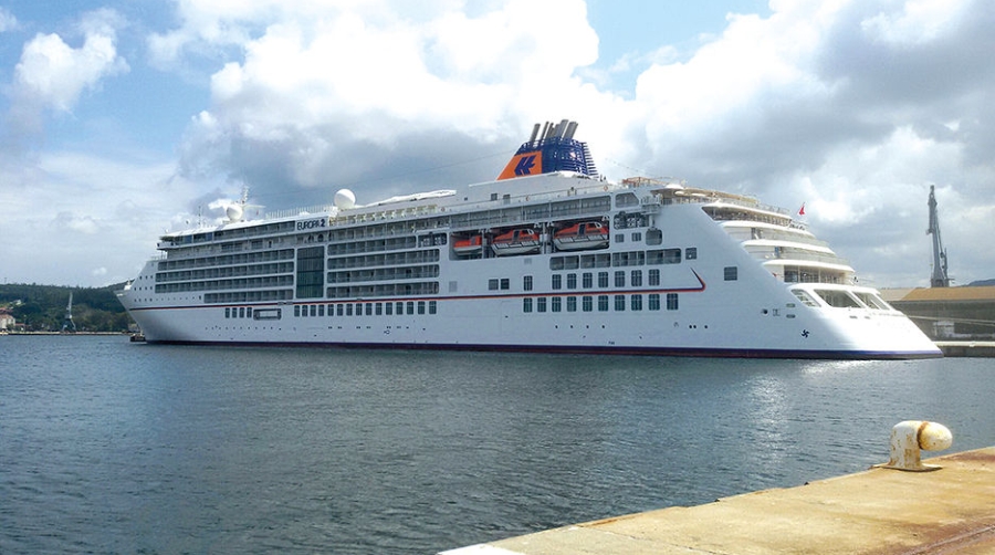El &ldquo;Europa 2&rdquo; de Hapag-Lloyd realiza su primera escala en el Puerto de Vilagarc&iacute;a