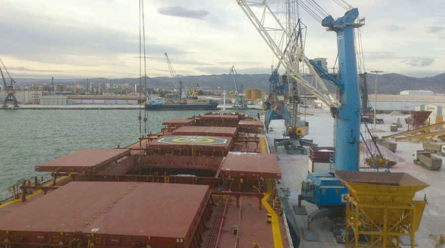 Tervalis trae a Castell&oacute;n &quot;el primer barco panamax que viene desde China a Europa con fertilizantes&quot;