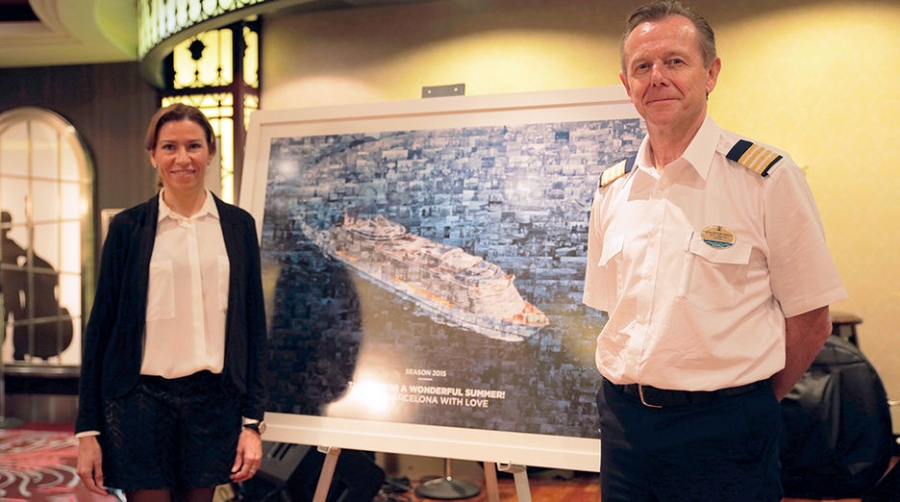 El &quot;Allure of the Seas&quot; se despide del Puerto de Barcelona