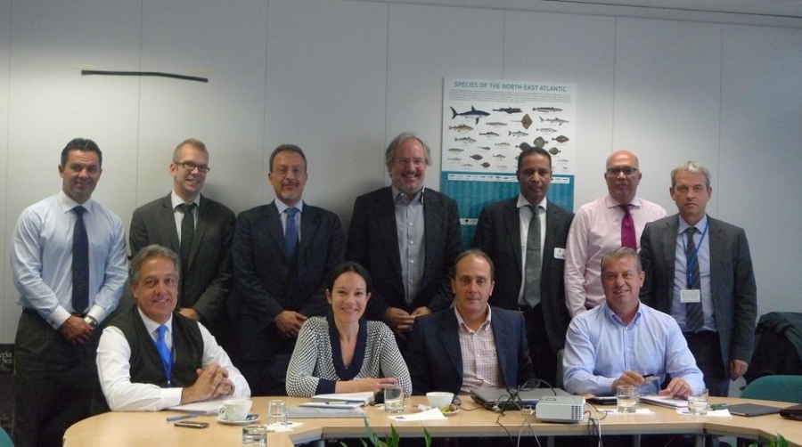 Canarias queda convencida de que la descarga de pesca podr&aacute; volver al Puerto de Las Palmas