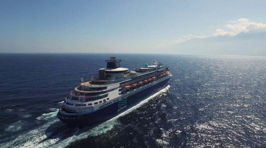 Pullmantur consolida su relaci&oacute;n con Bilbao con el posicionamiento de su buque insignia