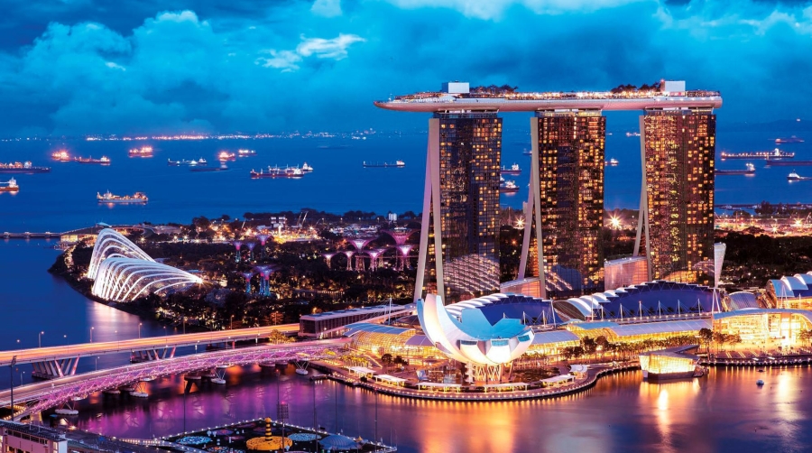 Una “estrategia coherente” de innovación e inversión en transformación ecológica y tecnologías digitales ha permitido a Singapur recuperar su posición de liderazgo como potencia marítima