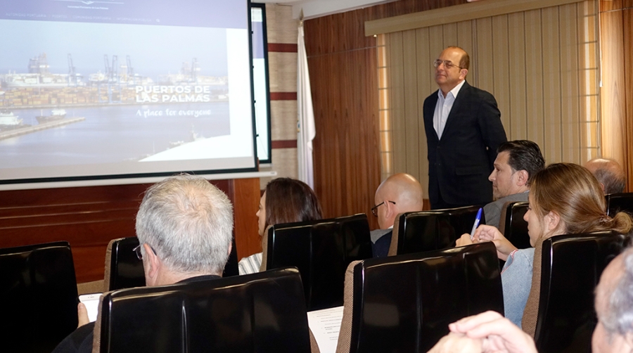 El Presidente de la Autoridad Portuaria, Juan Jos&eacute; Cardona, durante la presentaci&oacute;n de la nueva web.