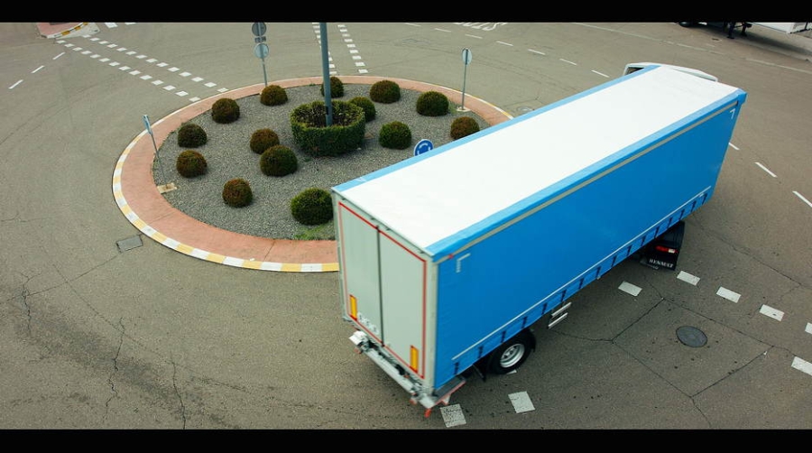 El nuevo semirremolque optimiza al m&aacute;ximo el reparto en la &uacute;ltima milla.