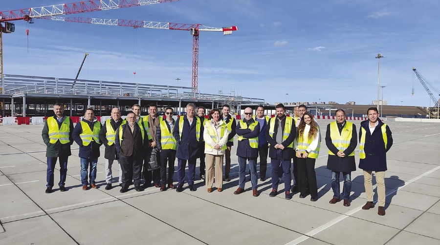 Los participantes visitaron la terminal de vehículos.