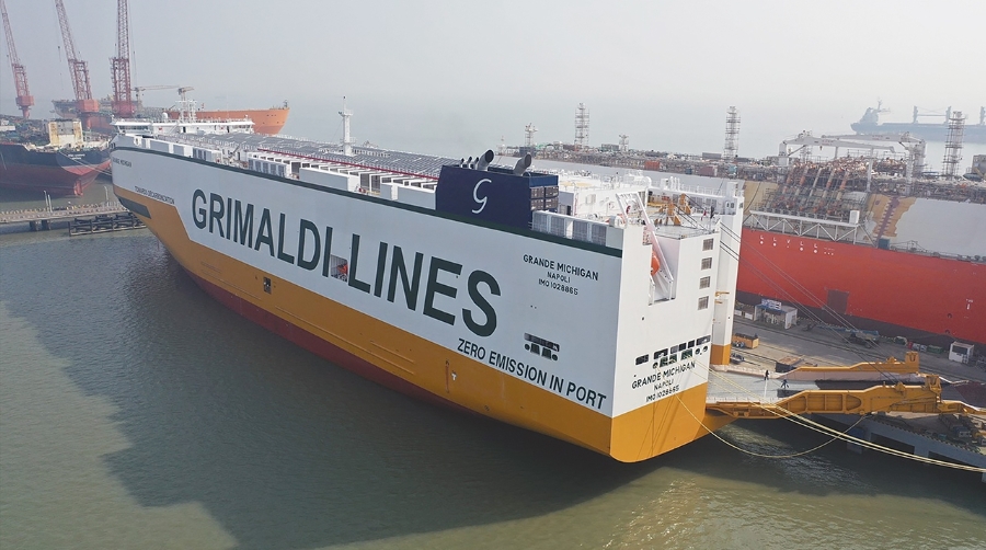 El “Grande Michigan” tiene 220 metros de eslora y 38 metros de manga.