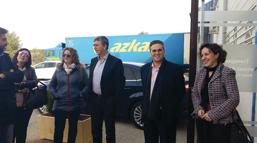 El conseller Climent visita las instalaciones de Transportes Azkar