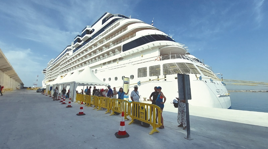 Castellón vuelve a recibir el crucero “Seven Seas Splendor”