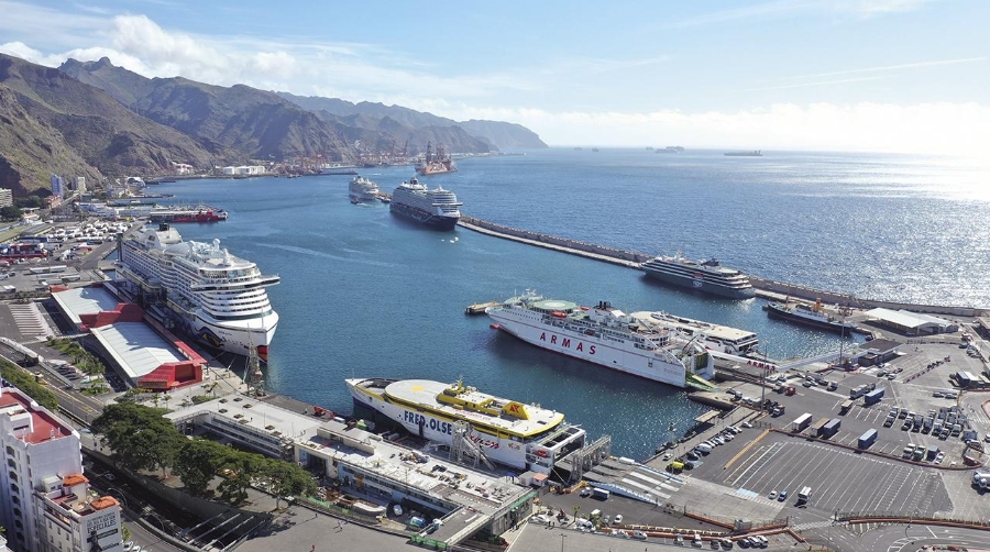 La CNMC recomienda basar las ayudas al transporte a Canarias en los costes de una empresa eficiente