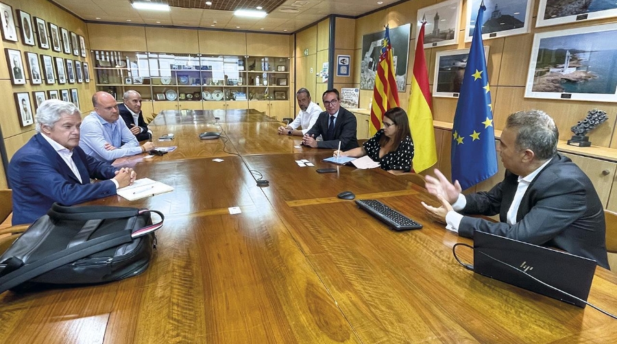 Rubén Ibáñez ha recibido a los directivos de la compañía, que le han trasladado el proyecto.
