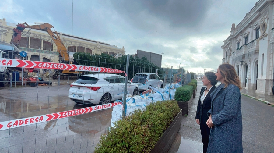 La urbanización del entorno del Edificio del Reloj, lista a finales de 2026