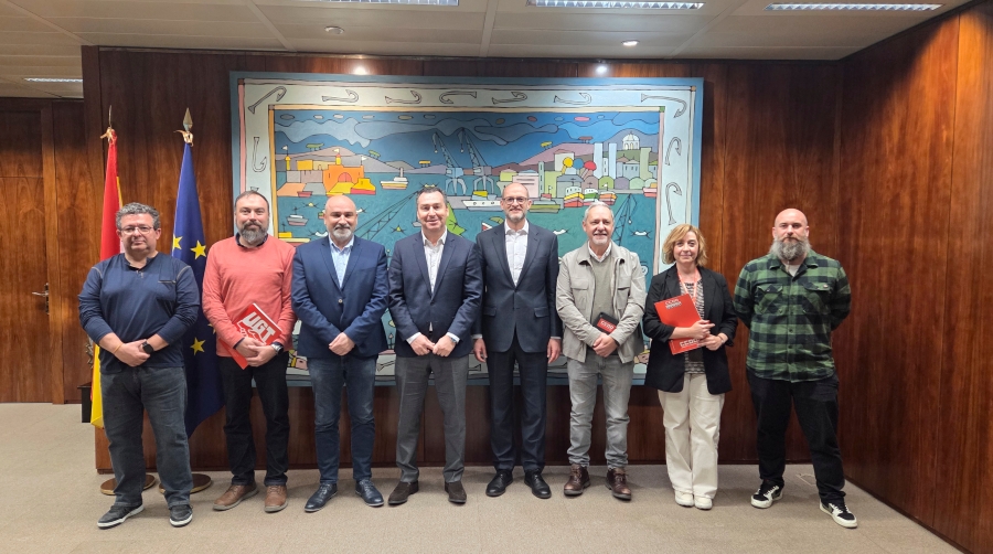 Establece la creación de una Comisión de Seguimiento de la que también formarán parte las Autoridades Portuarias y las organizaciones sindicales.