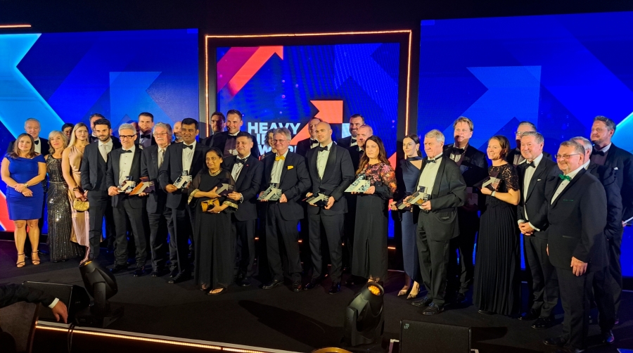 Foto de familia de los premiados en la 7ª edición de los Heavy Lift Awards celebrados en la noche del 22 de octubre en el Royal Lancaster Hotel de Londres. Foto J.P.