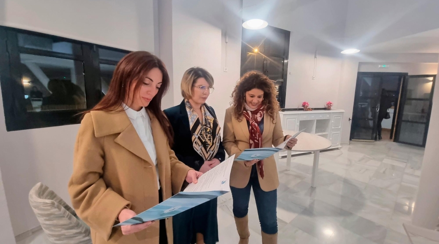 Rosario Soto, presidenta de la AP de Almería, ha acudido a la inauguración del nuevo restaurante.