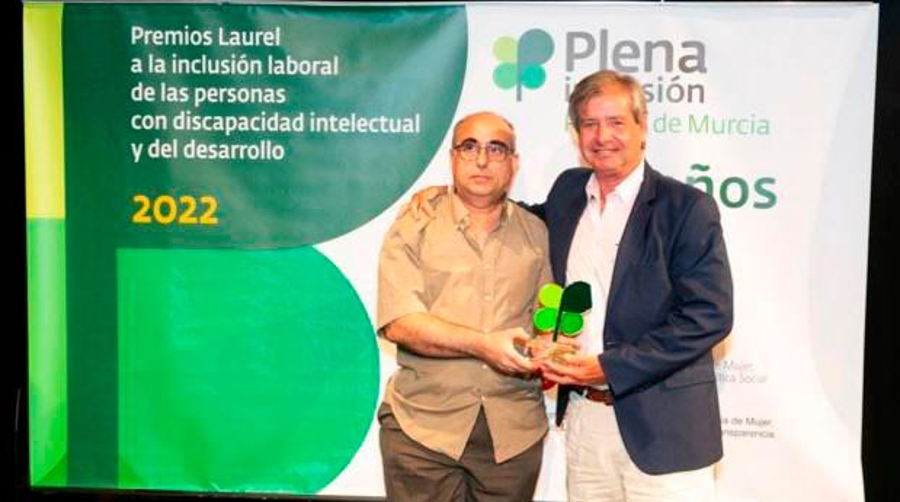 Petete Rubio, de Carex, Premio Laurel por su apoyo a un centro de empleo