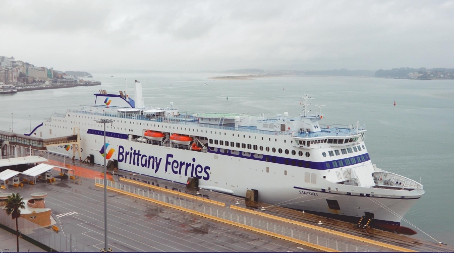 El “Santoña”, que usa GNL, fue inaugurado el 1 de marzo de 2023 en Santander.