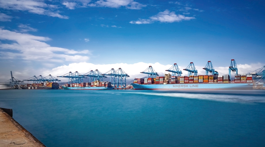 El objetivo es sustituir y reparar las 240 defensas existentes para adaptarlas a las nuevas generaciones de buques portacontenedores, capaces de transportar m&aacute;s de 23.000 TEUs.