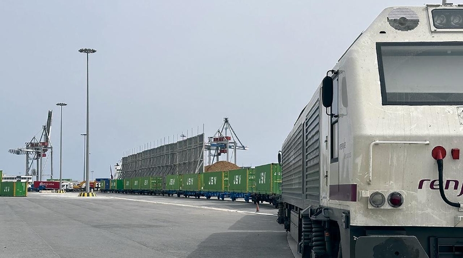 Este servicio de transporte ferroviario conecta Madrid y Alicante con una frecuencia semanal.