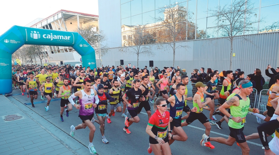 Un momento de la edición del pasado año del Pas Ras al Port de València. Foto S. D. Poblats Marítims.