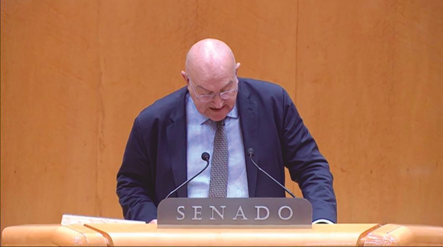 Jesús Carnero, senador y presidente de la Comisión de Transportes del Senado, ayer durante la presentación del dictamen del Proyecto de Ley de Movilidad Sostenible en el Pleno de la Cámara Alta.