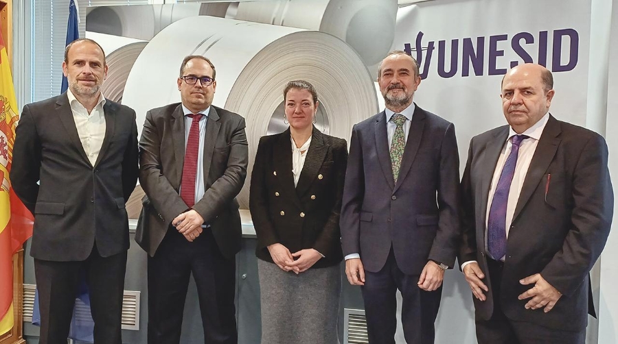 El comisionado del Gobierno para el Corredor Mediterráneo, José Antonio Sebastián (segundo por la izquierda), mantuvo un encuentro de trabajo con representantes de UNESID.