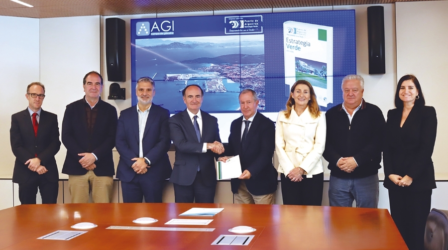 Además de los presidentes de AGI y APBA, el acto de firma ha contado con la participación de los responsables del Área de Desarrollo Sostenible de la Autoridad Portuaria, y de los integrantes de la Junta Directiva de la asociación.