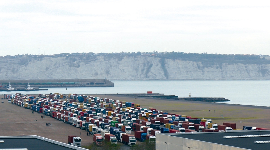 La estiba de Bilbao afronta ahora el reto de no cerrar en falso su huelga m&aacute;s larga