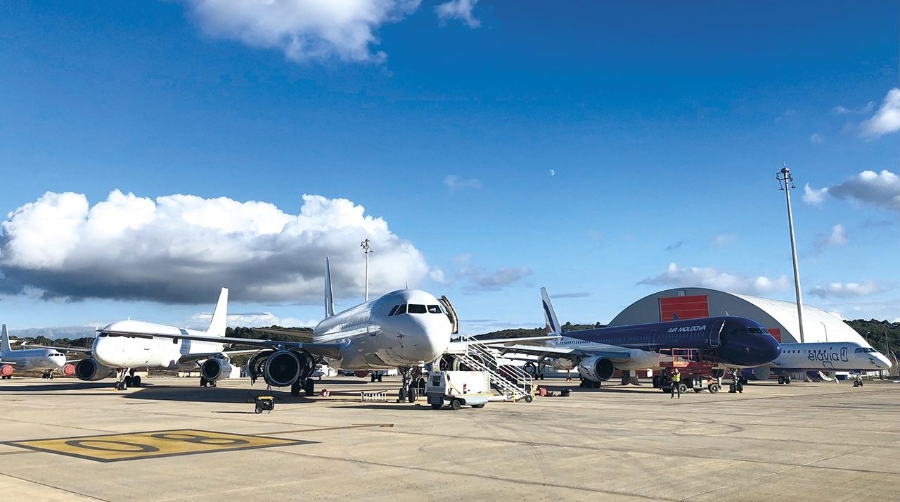 Las aerolíneas aprovechan la temporada invernal, en que se reduce el tráfico comercial, para la realización de tareas MRO en sus flotas.