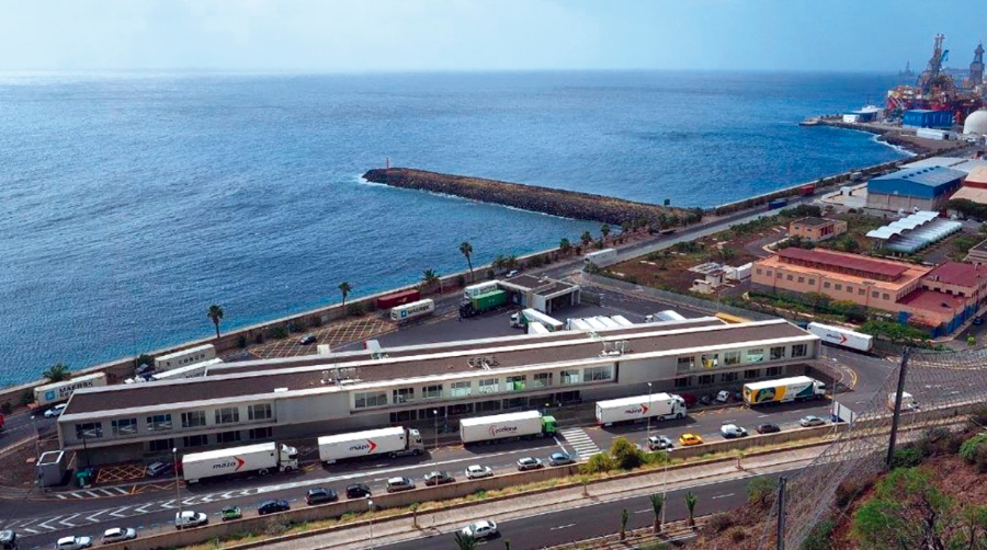 La AP de Tenerife y Docks Logistics elaboran una carta digital de servicios del CIP