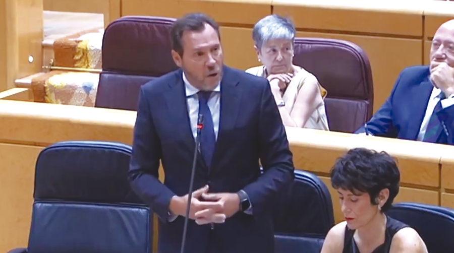 Óscar Puente durante su comparecencia en el Senado de ayer.
