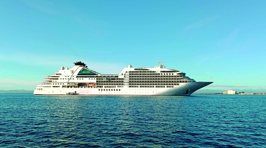 El crucero Seabourn Ovation, de la compañía Seabourn, ha puesto el broche final a la temporada 2025.