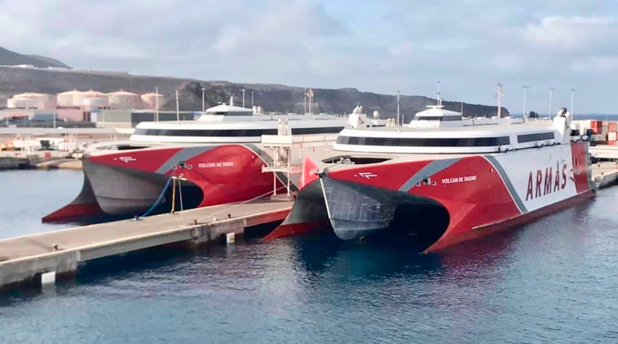 Buques “V Tagoro” y “V Taidia” de Naviera Armas Trasmediterránea.