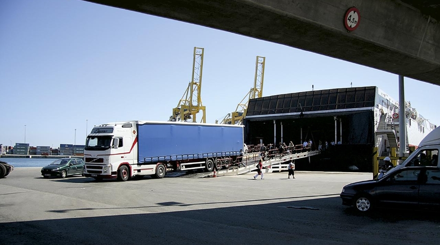 El Puerto de Algeciras arranca una campaña de control sobre el transporte pesado